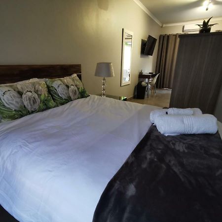 Rosedene Apartment Bloemfontein Bagian luar foto