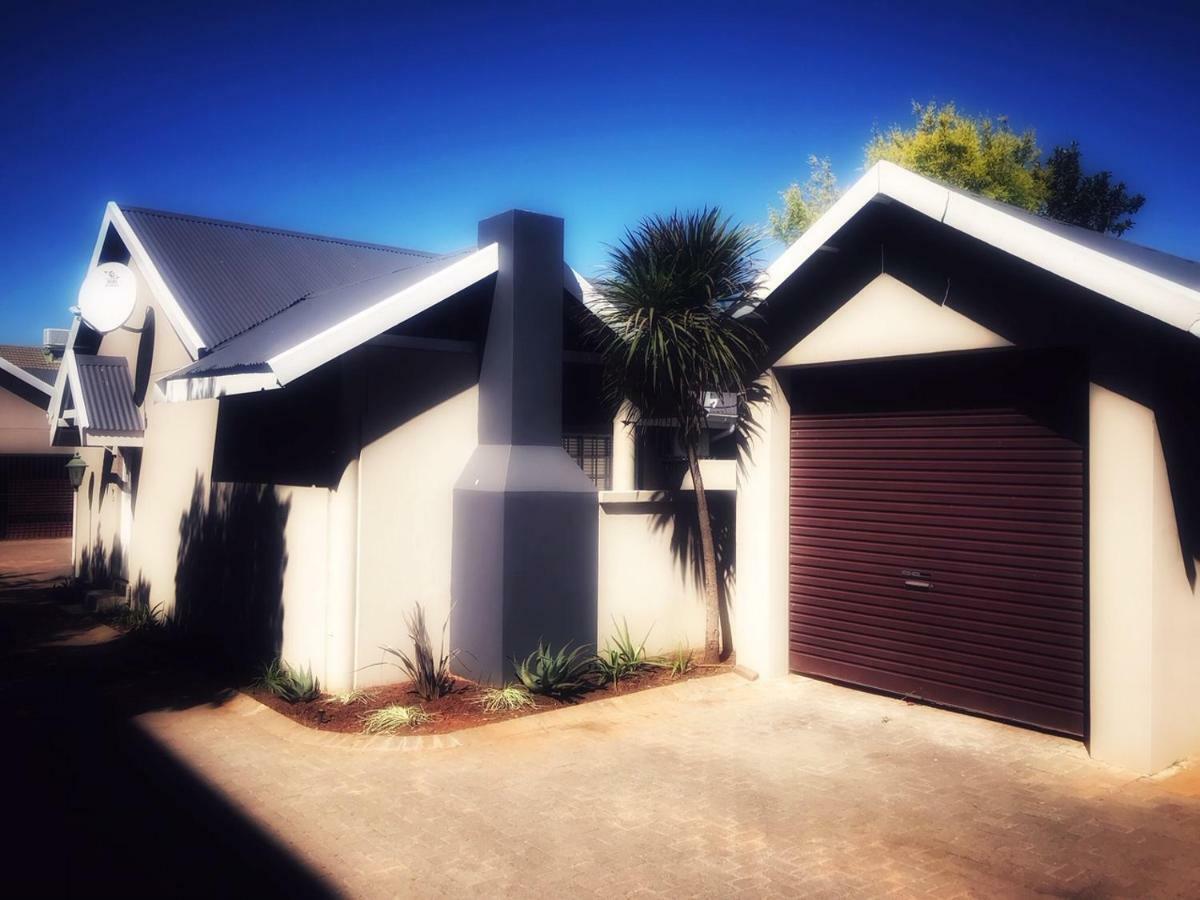 Rosedene Apartment Bloemfontein Bagian luar foto