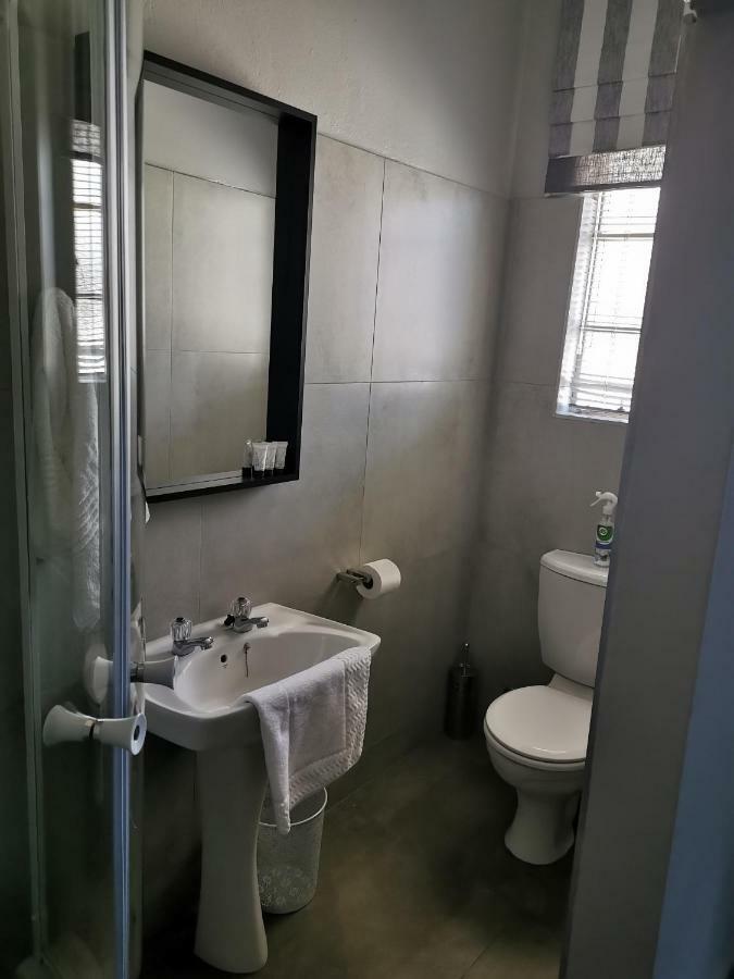 Rosedene Apartment Bloemfontein Bagian luar foto