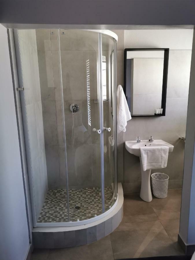 Rosedene Apartment Bloemfontein Bagian luar foto