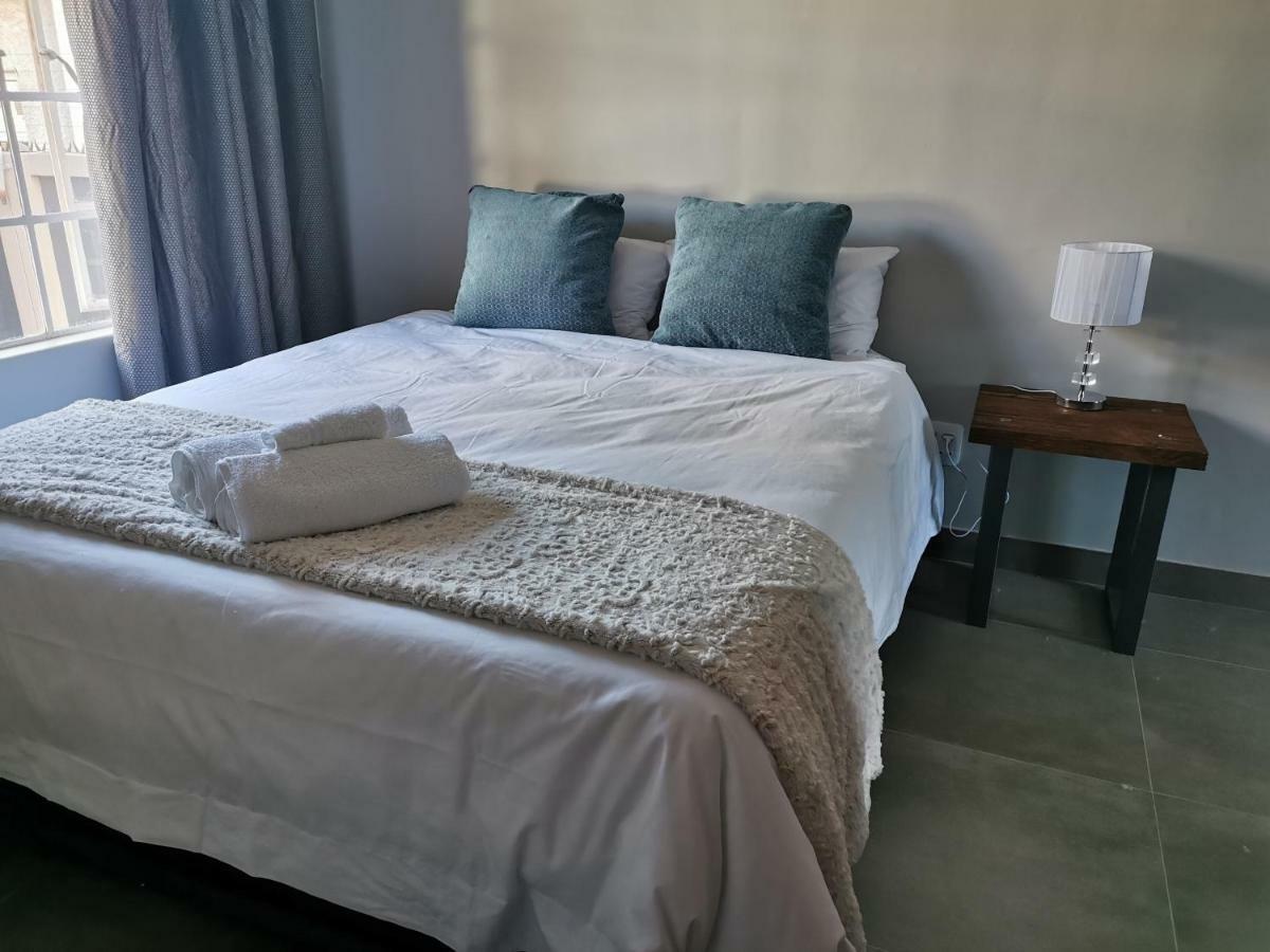 Rosedene Apartment Bloemfontein Bagian luar foto