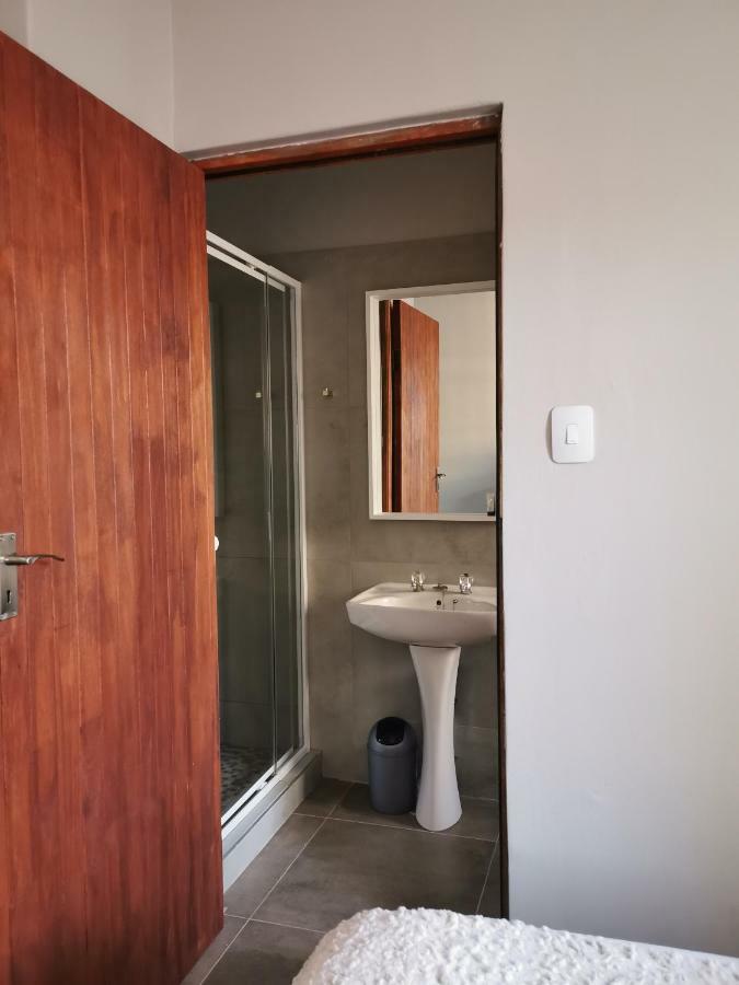 Rosedene Apartment Bloemfontein Bagian luar foto