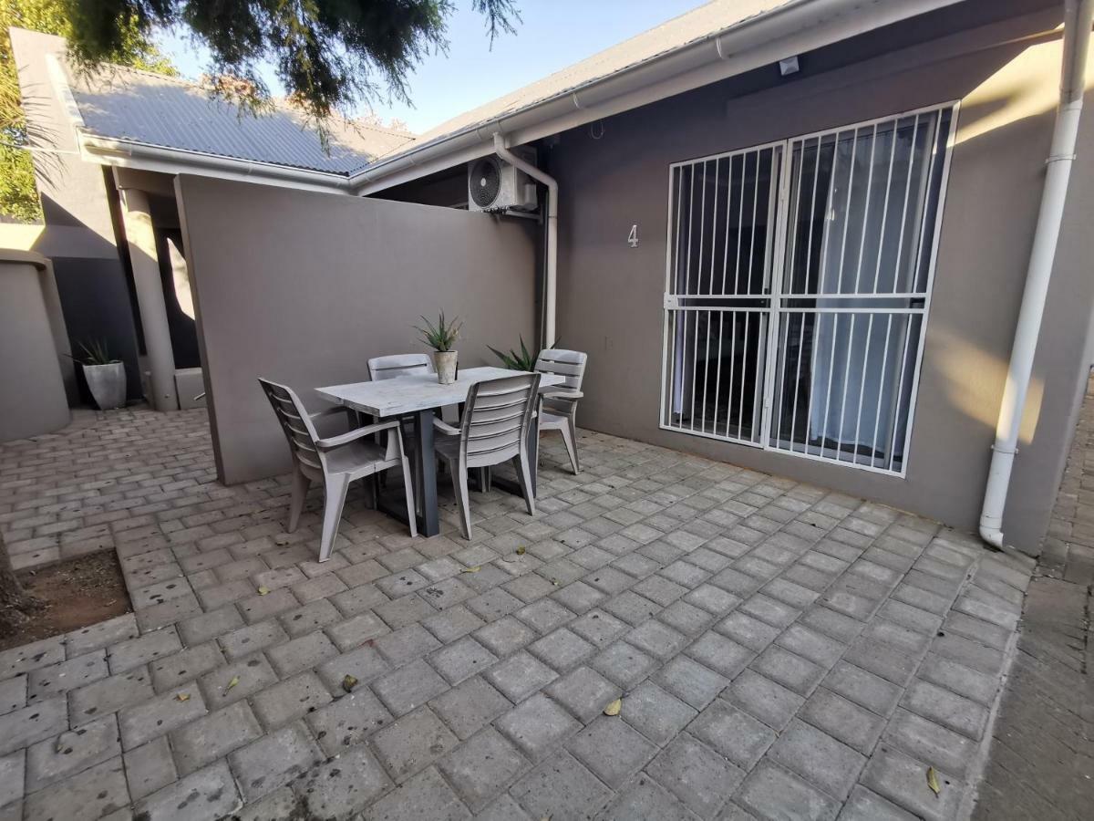 Rosedene Apartment Bloemfontein Bagian luar foto